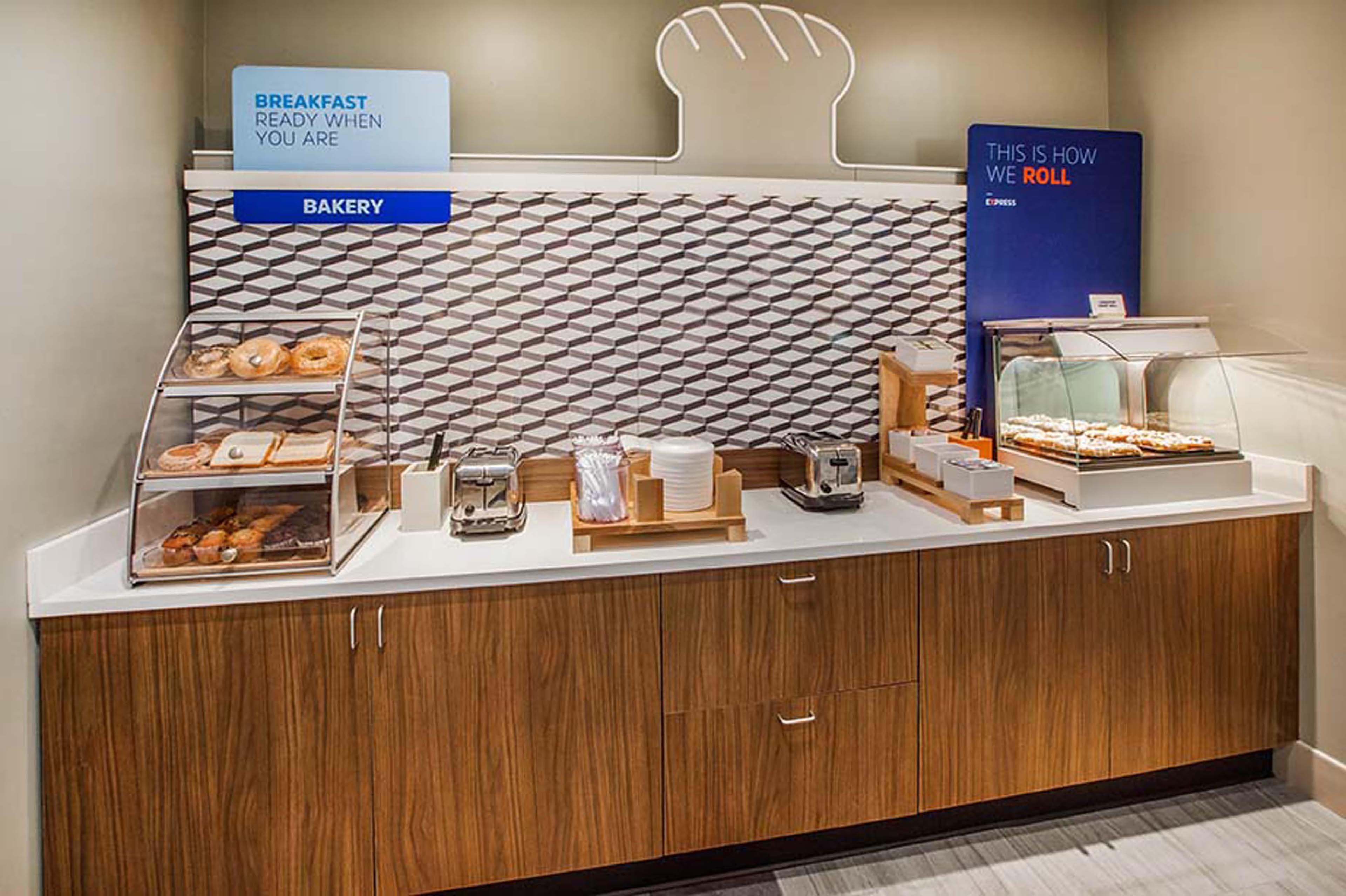Holiday Inn Express Palm Desert By Ihg Exterior photo