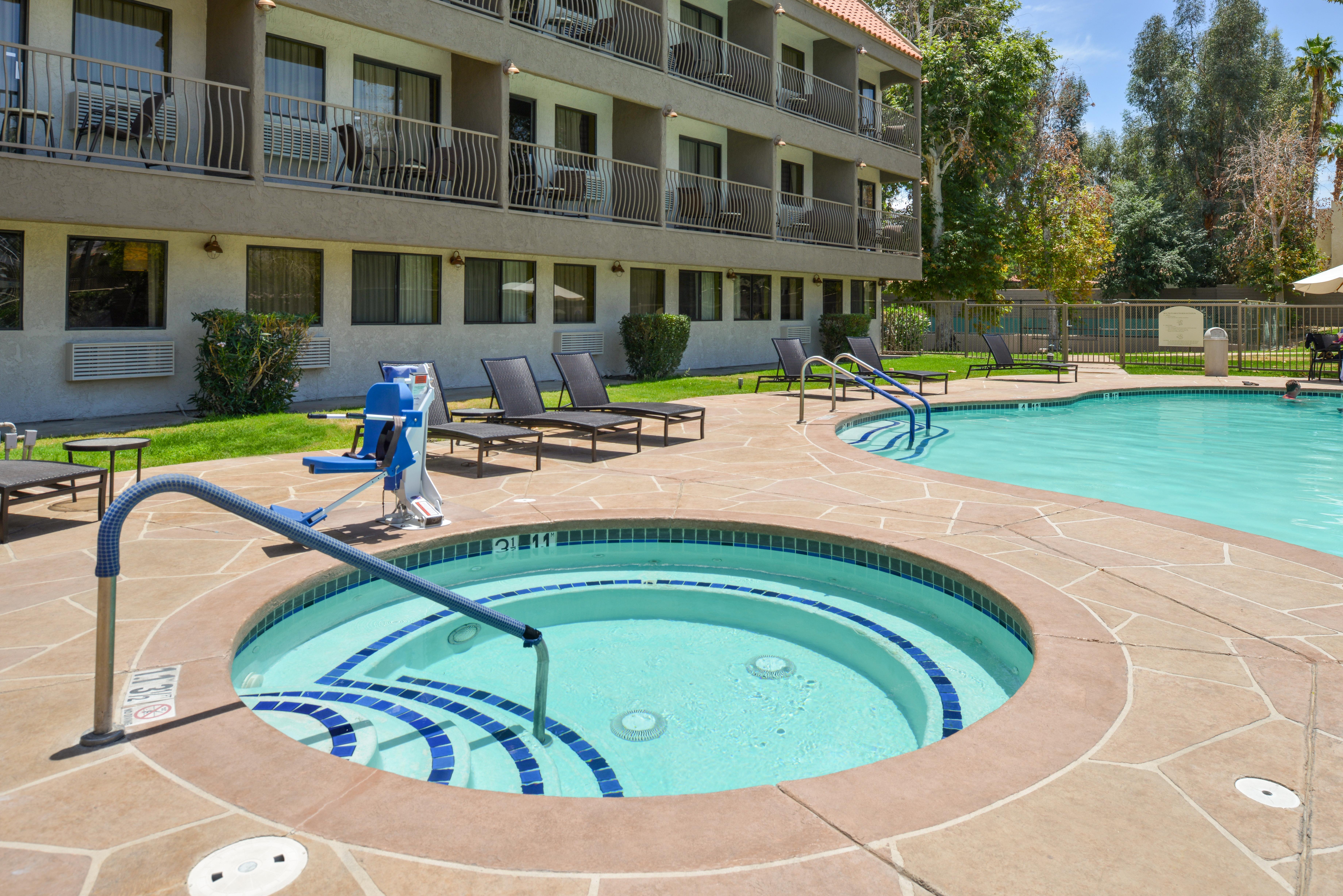 Holiday Inn Express Palm Desert By Ihg Exterior photo