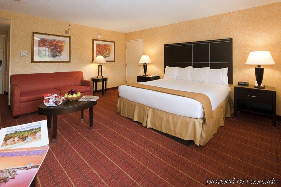 Holiday Inn Express Palm Desert By Ihg Room photo